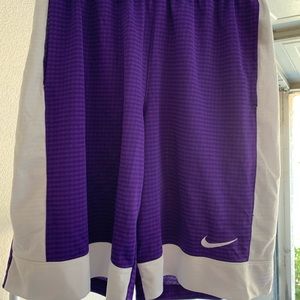 Men’s Basketball Shorts, size large